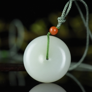 籽料和田白玉平安扣吊坠