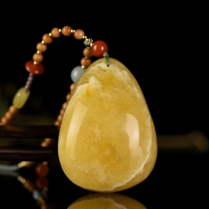 白花蜜蜜蜡水滴吊坠