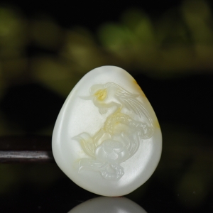 籽料和田白玉幽莲吊坠