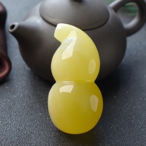 白花蜜蜡葫芦吊坠