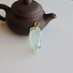 18k冰种飘花翡翠福瓜吊坠