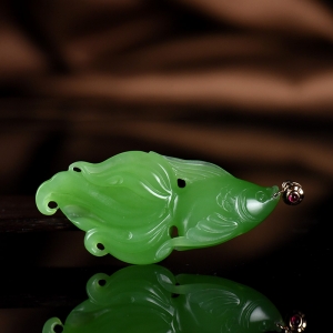 18K山料和田碧玉大鱼吊坠