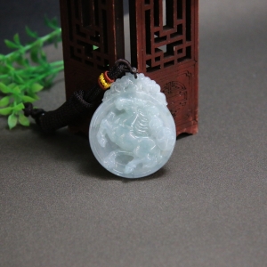 糯冰种油青翡翠马到功成吊坠
