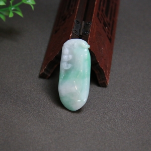 糯种飘翠翡翠福瓜吊坠