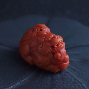 柿子红南红子母貔貅吊坠