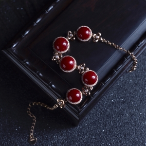 18K阿卡牛血红珊瑚圆珠手链