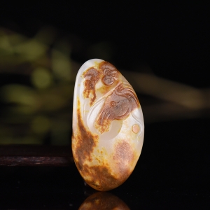 籽料和田白玉马上封侯吊坠