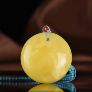 白花蜜鸡油黄蜜蜡公主扣吊坠