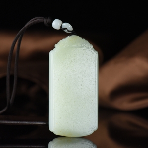 籽料和田白玉无事牌吊坠