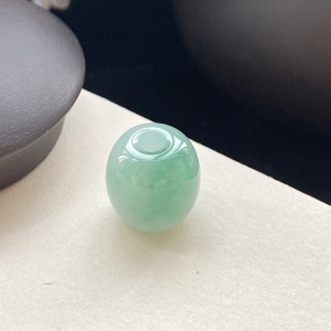 糯冰种飘花翡翠路路通吊坠