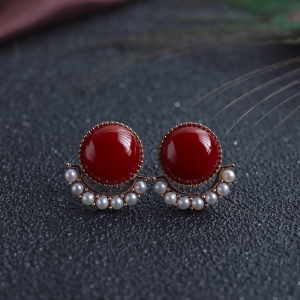 18K阿卡牛血红珊瑚耳钉