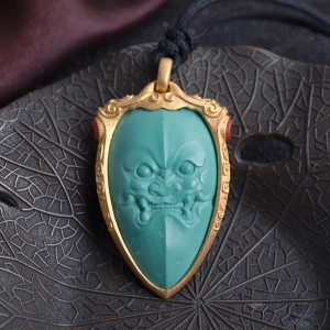 18K中瓷蓝绿绿松石兽面吊坠