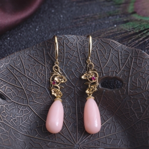 18KMOMO珊瑚水滴耳环