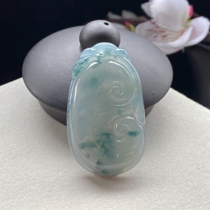 糯种飘花翡翠如意吊坠