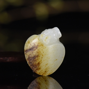 籽料和田白玉龙龟吊坠