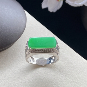 18K糯种苹果绿翡翠戒指