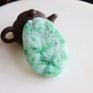 糯冰种飘翠翡翠山水吊坠