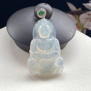 18K冰种翡翠观音吊坠