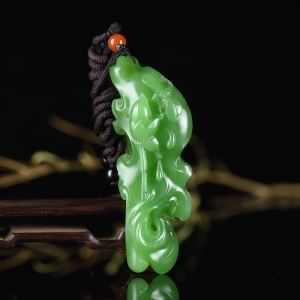 山料和田碧玉荷韵吊坠