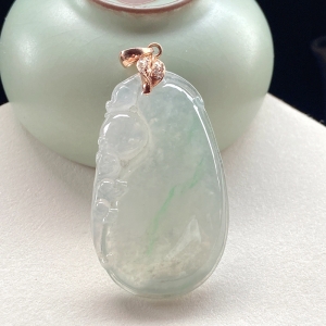 18K冰种飘翠翡翠福瓜吊坠
