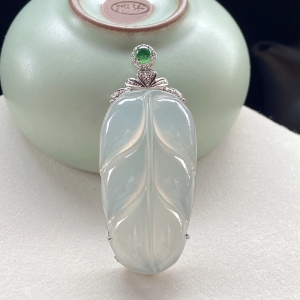 18K冰种翡翠金枝玉叶吊坠