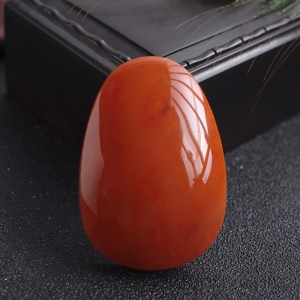 红白料南红水滴吊坠