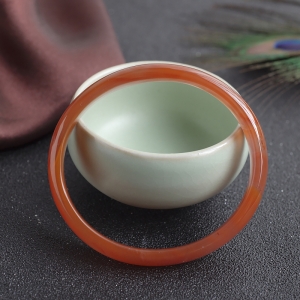 58.5mm樱桃红南红贵妃镯