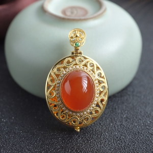 18K冰红南红吊坠