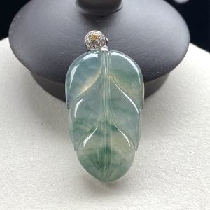 18K冰种飘花翡翠金枝玉叶吊坠
