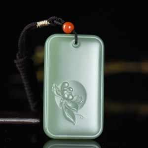 山料和田碧玉荷韵吊坠