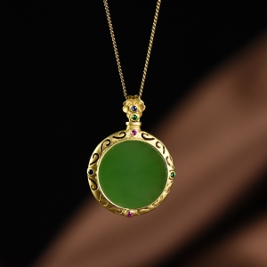 18K山料和田碧玉吊坠