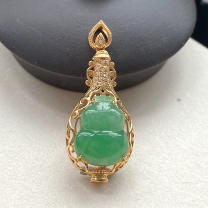 18K糯冰种浅绿翡翠葫芦吊坠