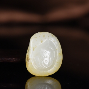 籽料和田白玉荷花吊坠