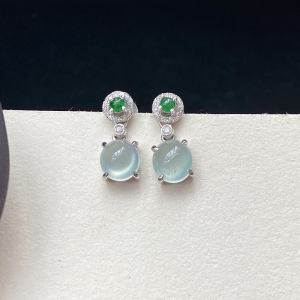 18K冰种翡翠耳坠