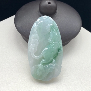 糯种飘花翡翠瑞鼠运财吊坠