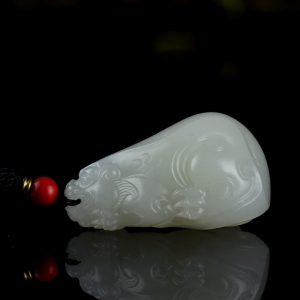 籽料和田白玉貔貅吊坠