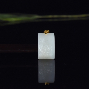 18K籽料和田白玉花开富贵吊坠
