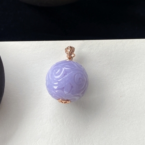 18K糯种紫罗兰雕花翡翠圆珠吊坠