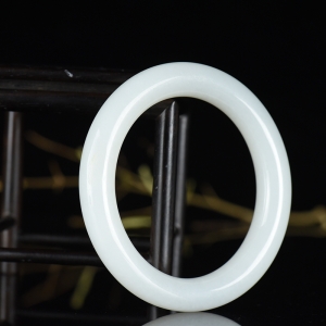 59.5mm山流水料和田羊脂白玉圆镯