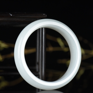 56mm山料和田白玉手镯