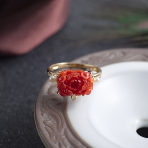 18K沙丁珊瑚牡丹花戒指
