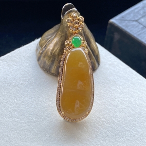 18K冰种黄翡福豆吊坠