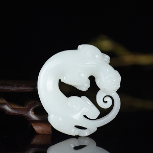 山流水料和田羊脂白玉螭龙吊坠