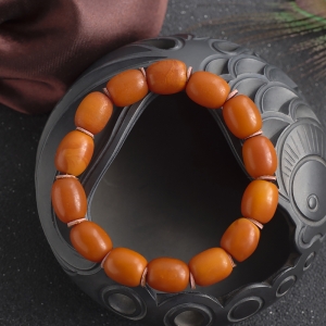 老蜜蜡桶珠单圈手串