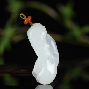 籽料和田白玉太湖石吊坠