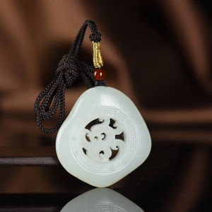 籽料和田白玉凤牌吊坠