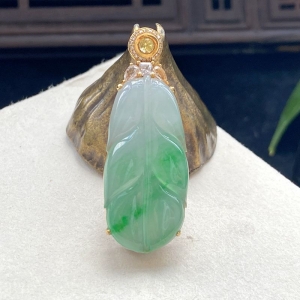 18K冰种飘翠翡翠金枝玉叶吊坠