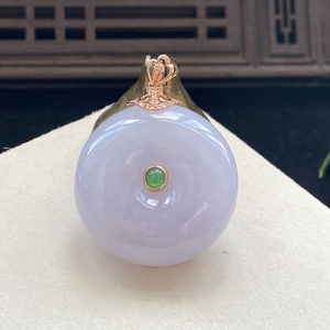 18K糯种浅紫翡翠平安扣吊坠