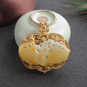 18K籽料和田玉凤凰吊坠