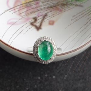 18K鲜绿祖母绿戒指